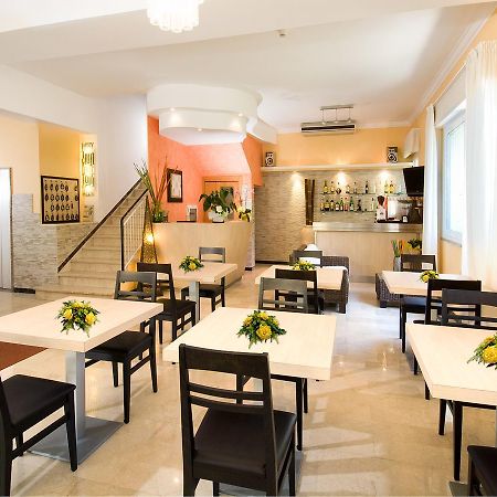 Hotel Ferrara Cattolica Exterior photo