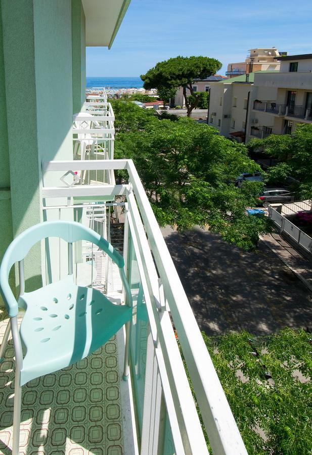 Hotel Ferrara Cattolica Exterior photo