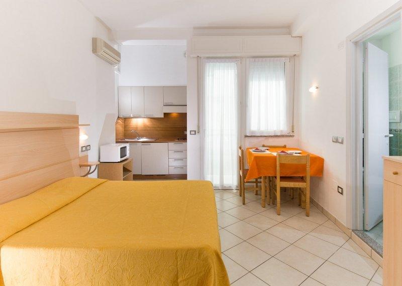 Hotel Ferrara Cattolica Exterior photo
